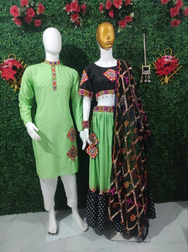 Couple Navratri/Garba set