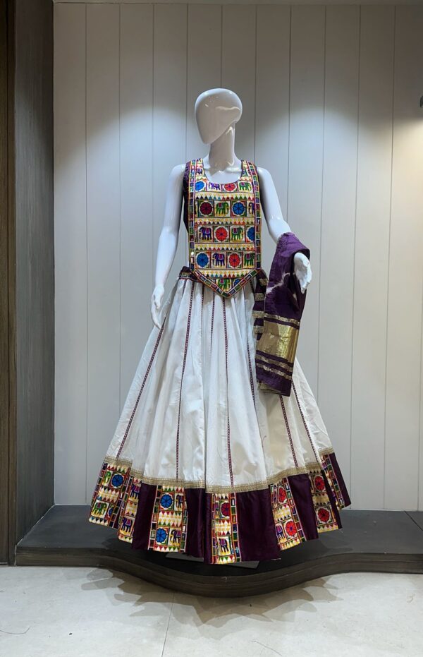 Gujrati Lehengas - Image 47